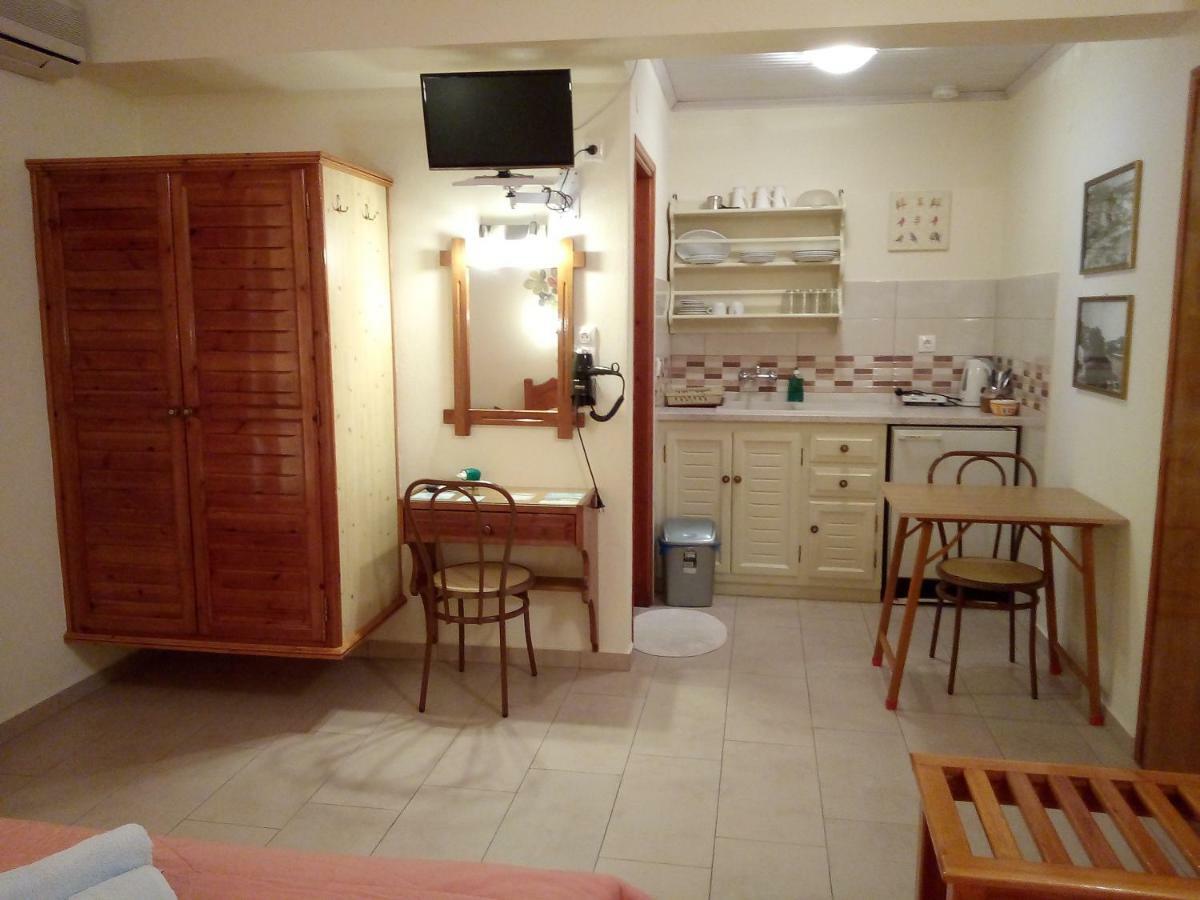 Ferienwohnung Pansion Matoula Skiathos-Stadt Exterior foto